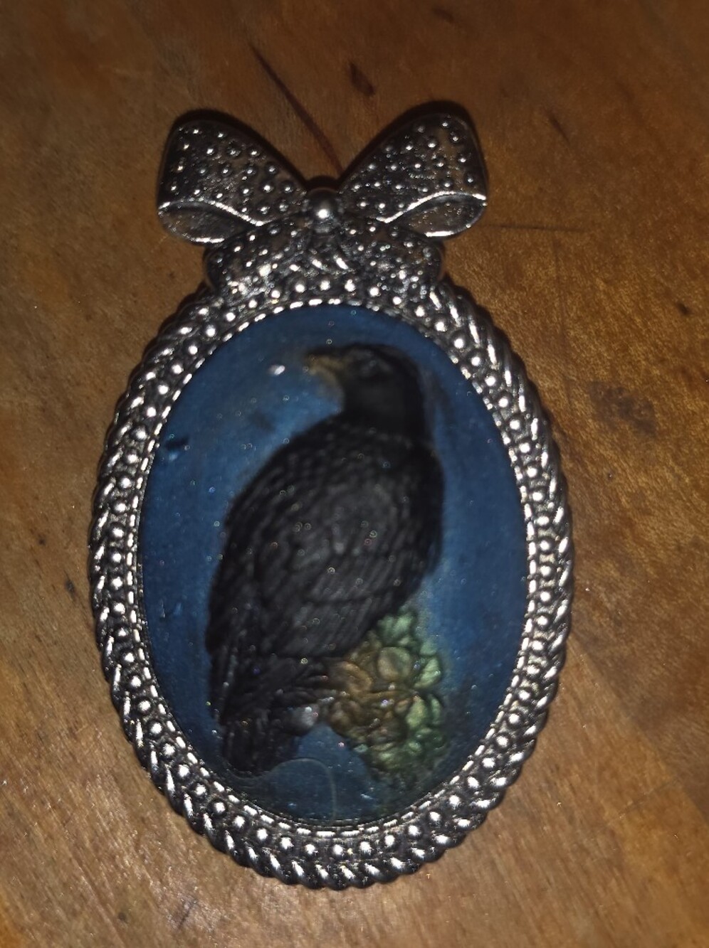 Raven Cameo In Silvrr Tine Bow Tie Brooch